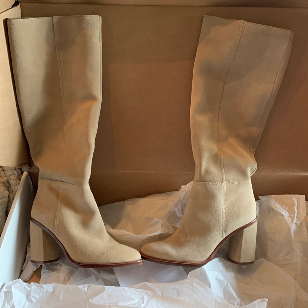 New Vince camuto light beige suede boot